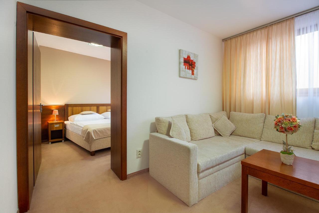 Hotel Academic Zvolen Bagian luar foto
