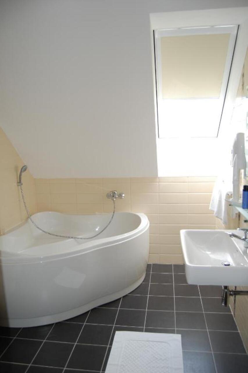 Hotel Academic Zvolen Bagian luar foto