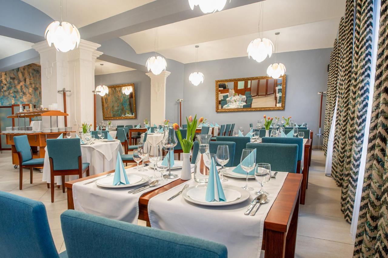 Hotel Academic Zvolen Bagian luar foto
