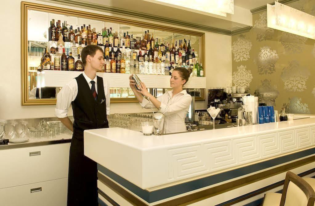 Hotel Academic Zvolen Bagian luar foto