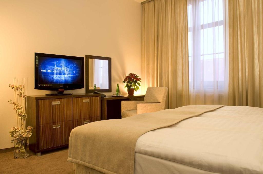 Hotel Academic Zvolen Bagian luar foto