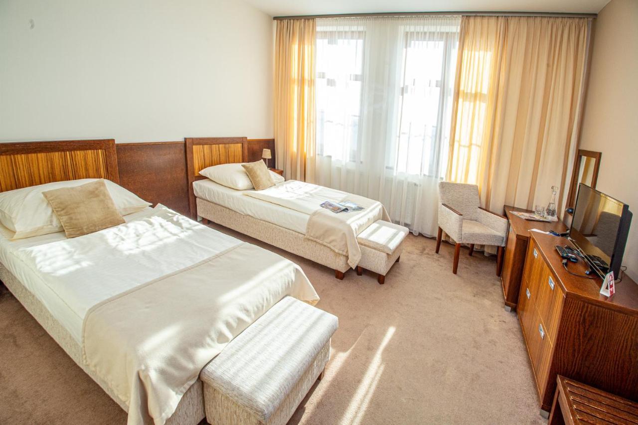 Hotel Academic Zvolen Bagian luar foto