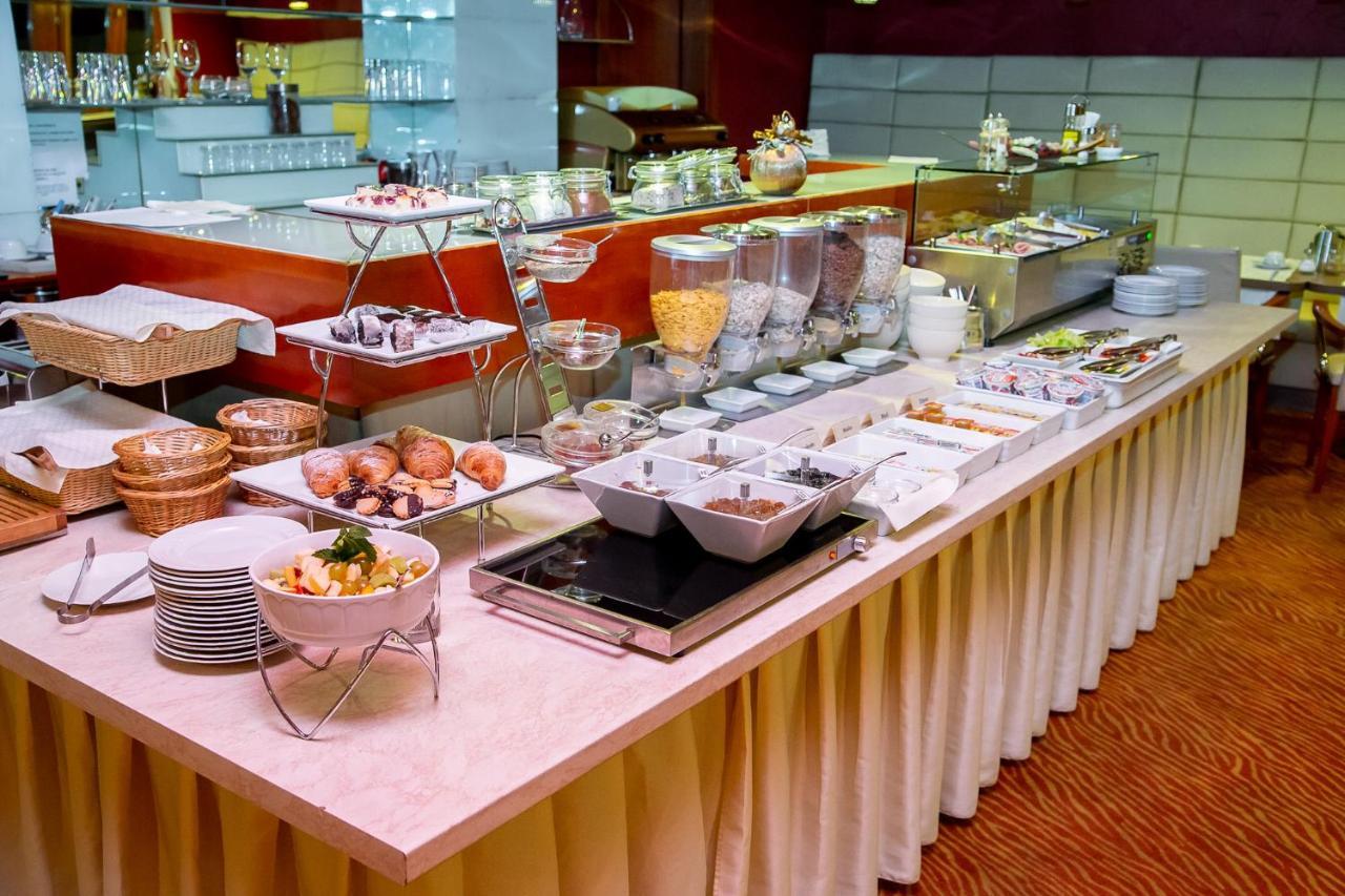 Hotel Academic Zvolen Bagian luar foto