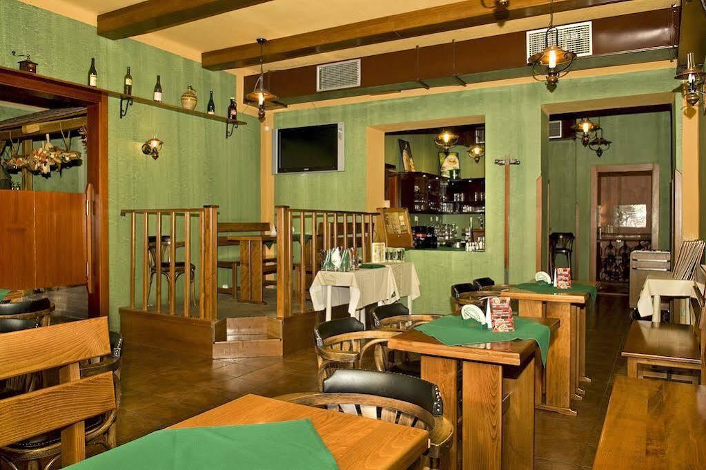 Hotel Academic Zvolen Bagian luar foto