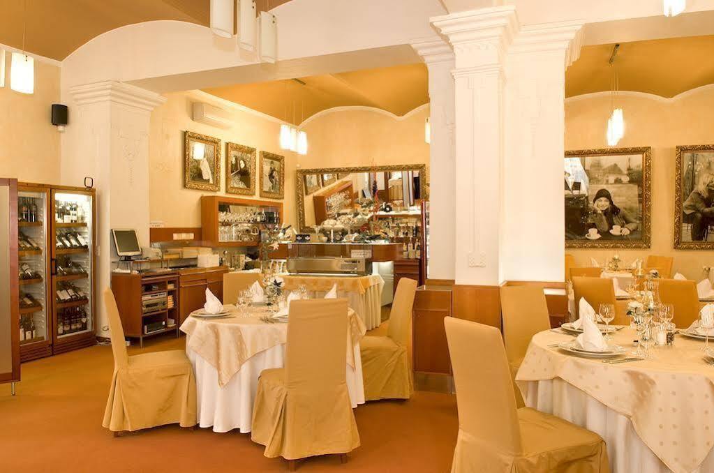 Hotel Academic Zvolen Bagian luar foto